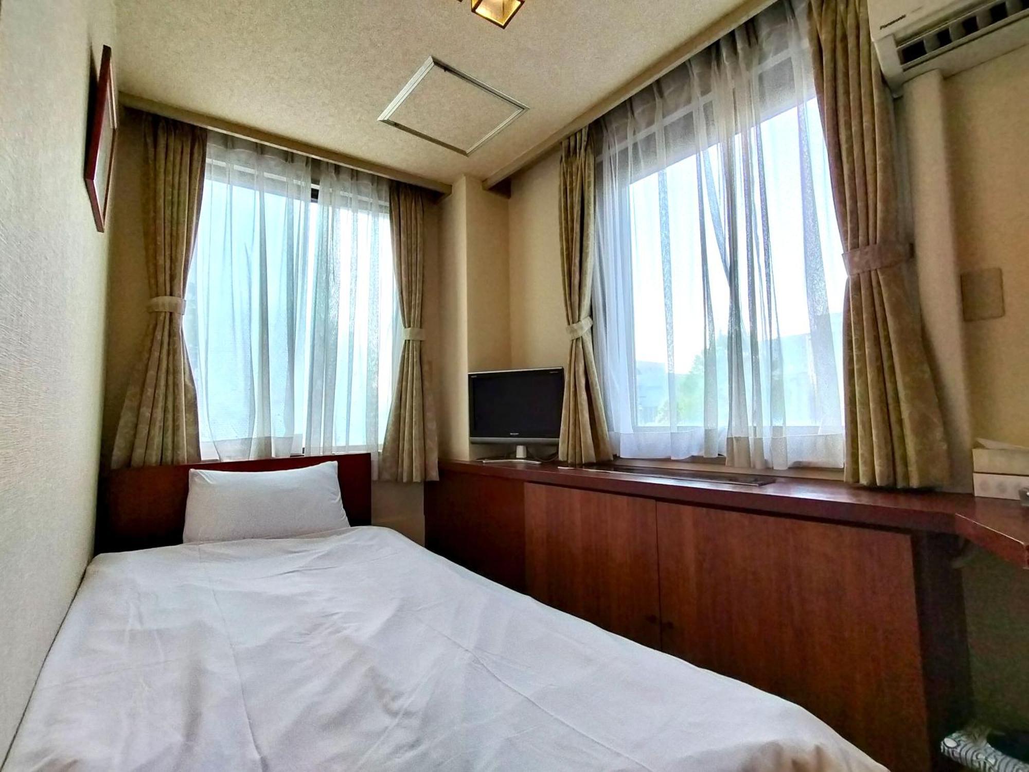 Tabist Business Hotel Takizawa Takasaki Station Nishiguchi Zewnętrze zdjęcie